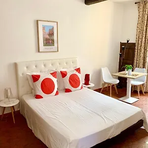  Appartement Le 1835, Rouge-corail
