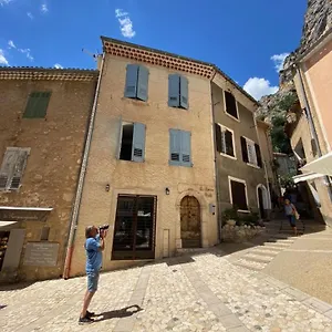 La Bonne Etoile - The Good Star Moustiers-Sainte-Marie